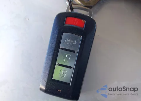 2020 Mitsubishi Outlander Le 2.4/Se 2.4/Sel 2.4/Sp 2.4 z USA, uszkodzony, nr VIN JA4AD3A32LZ036785